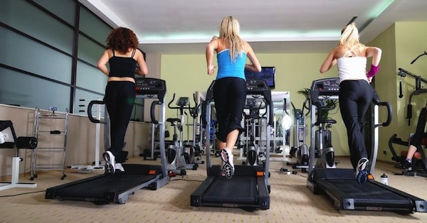 Running on the treadmill or outdoors. Which is better for weight loss?