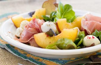 How Much Weight Can You Lose by Eating Salad for a Month?